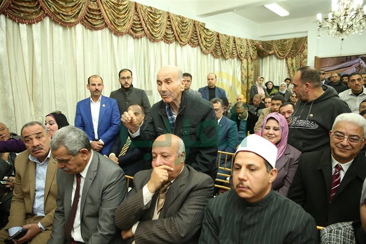 بالفيديو والصور.. محافظ كفر الشيخ يترأس وفدا لتهنئة الأقباط  بعيد الميلاد المجيد