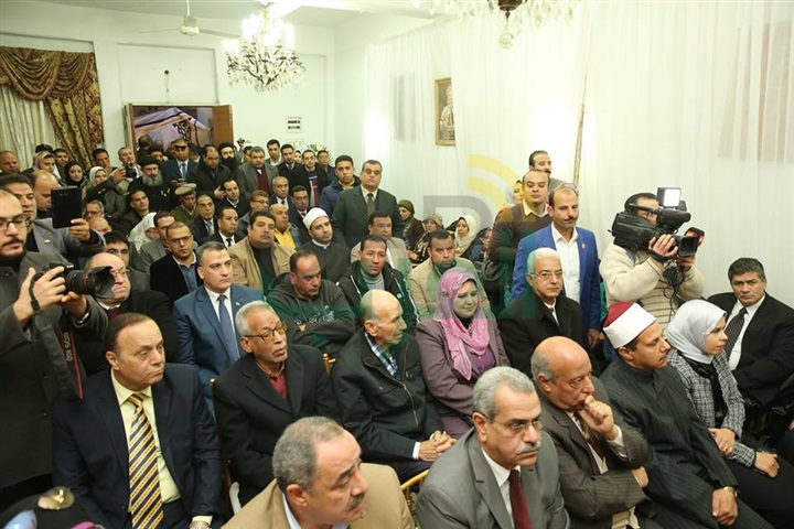 بالفيديو والصور.. محافظ كفر الشيخ يترأس وفدا لتهنئة الأقباط  بعيد الميلاد المجيد
