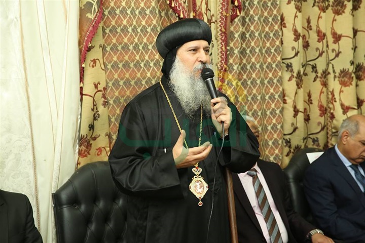 بالفيديو والصور.. محافظ كفر الشيخ يترأس وفدا لتهنئة الأقباط  بعيد الميلاد المجيد