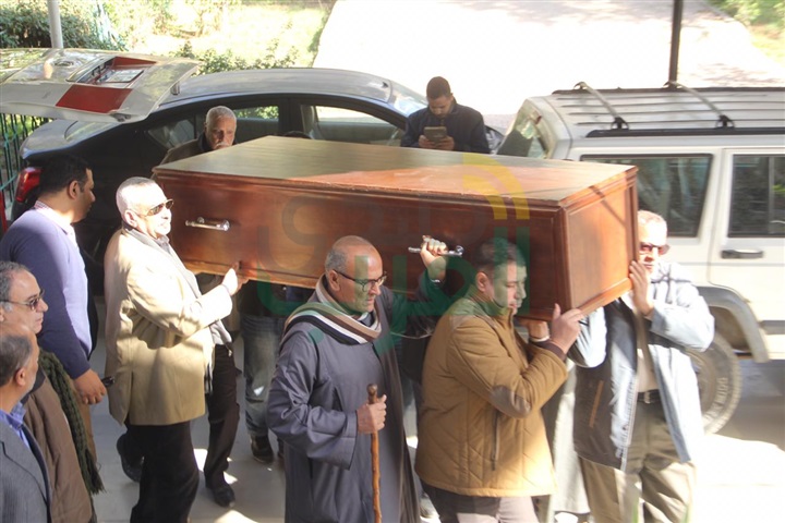 وصول جثمان كامليا السادات لمسجد المصطفي بمدنية نصر وصول جثمان كامليا السادات لمسجد المصطفي بمدنية نصر
