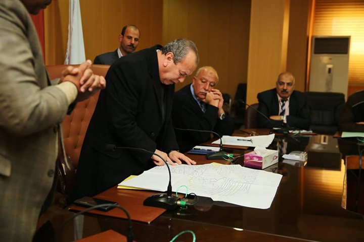 محافظ كفر الشيخ يناقش إستعدادات حملات "حق الشعب" لإسترداد أراضي الدولة مع الرقابة الإدارية