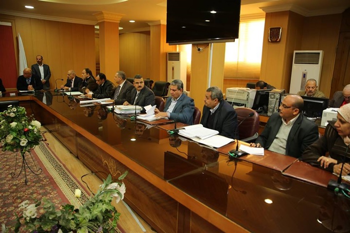 محافظ كفر الشيخ يناقش إستعدادات حملات "حق الشعب" لإسترداد أراضي الدولة مع الرقابة الإدارية