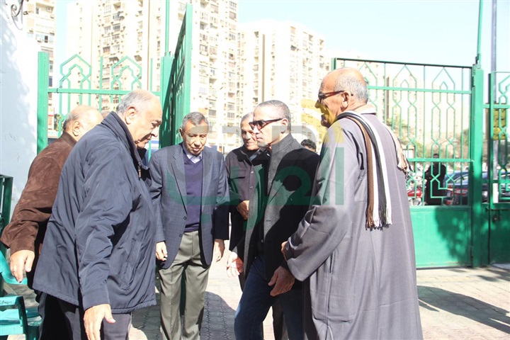 خروج جثمان كاميليا السادات بحضور الإبراشي من مسجد المصطفي بصلاح سالم خروج جثمان كاميليا السادات بحضور الإبراشي من مسجد المصطفي بصلاح سالم