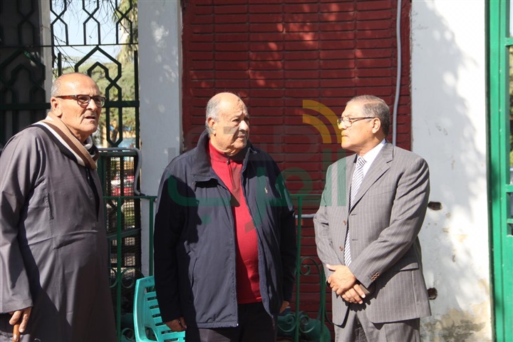خروج جثمان كاميليا السادات بحضور الإبراشي من مسجد المصطفي بصلاح سالم خروج جثمان كاميليا السادات بحضور الإبراشي من مسجد المصطفي بصلاح سالم