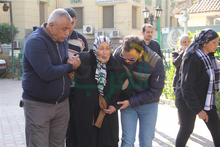 خروج جثمان كاميليا السادات بحضور الإبراشي من مسجد المصطفي بصلاح سالم خروج جثمان كاميليا السادات بحضور الإبراشي من مسجد المصطفي بصلاح سالم