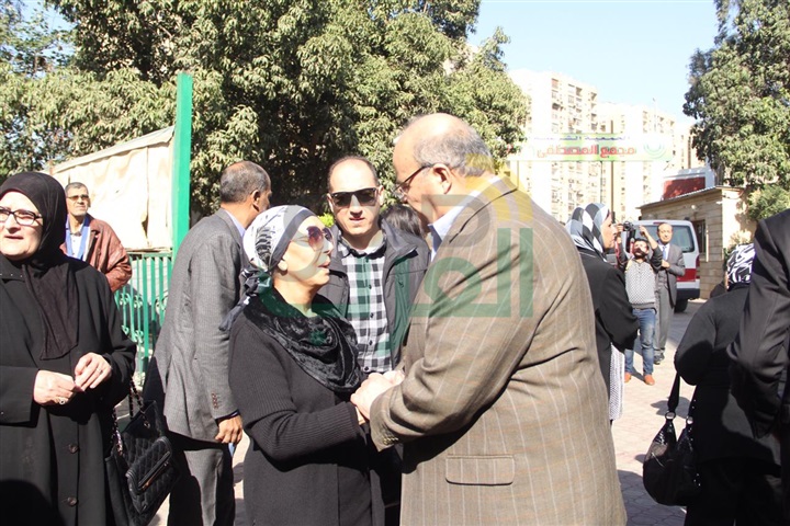 خروج جثمان كاميليا السادات بحضور الإبراشي من مسجد المصطفي بصلاح سالم خروج جثمان كاميليا السادات بحضور الإبراشي من مسجد المصطفي بصلاح سالم