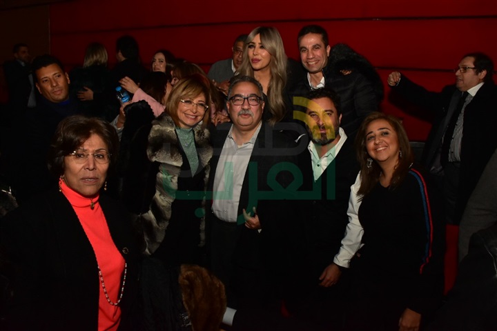 بالصور.. نجوم الفن والسياسة والإعلام في عرض خاص لفيلم "الضيف"