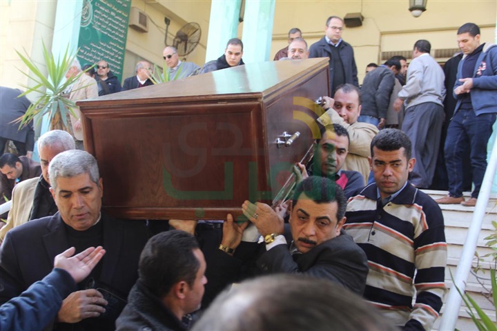 خروج جثمان كاميليا السادات بحضور الإبراشي من مسجد المصطفي بصلاح سالم خروج جثمان كاميليا السادات بحضور الإبراشي من مسجد المصطفي بصلاح سالم