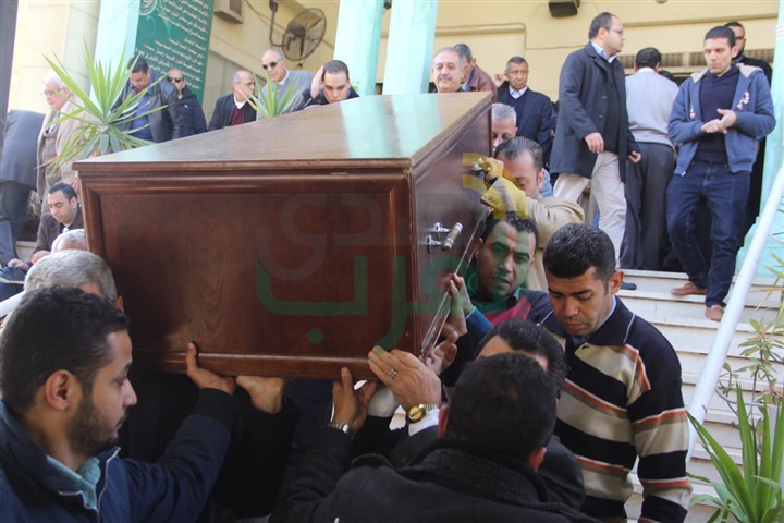 خروج جثمان كاميليا السادات بحضور الإبراشي من مسجد المصطفي بصلاح سالم خروج جثمان كاميليا السادات بحضور الإبراشي من مسجد المصطفي بصلاح سالم