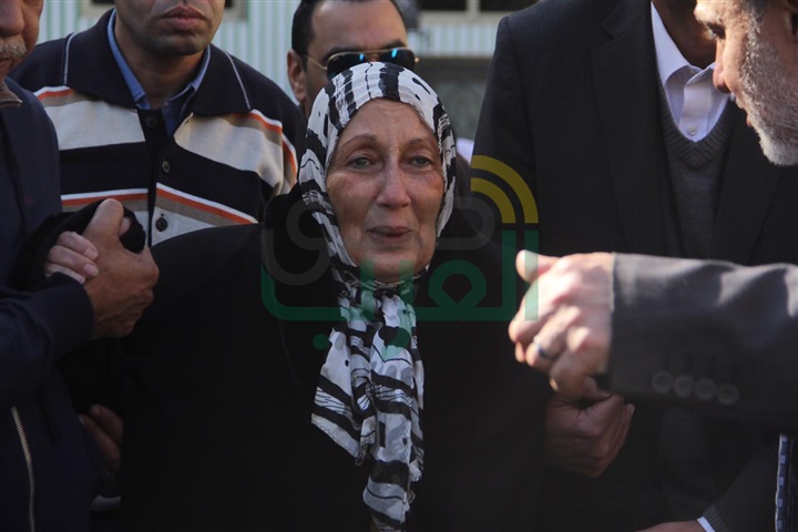 خروج جثمان كاميليا السادات بحضور الإبراشي من مسجد المصطفي بصلاح سالم خروج جثمان كاميليا السادات بحضور الإبراشي من مسجد المصطفي بصلاح سالم