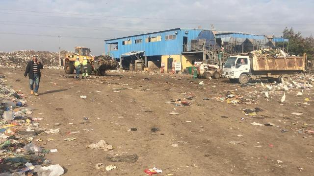 محافظ الشرقية يؤكد على رؤساء المراكز والمدن والأحياء الإهتمام برفع كفاءة منظومة النظافة