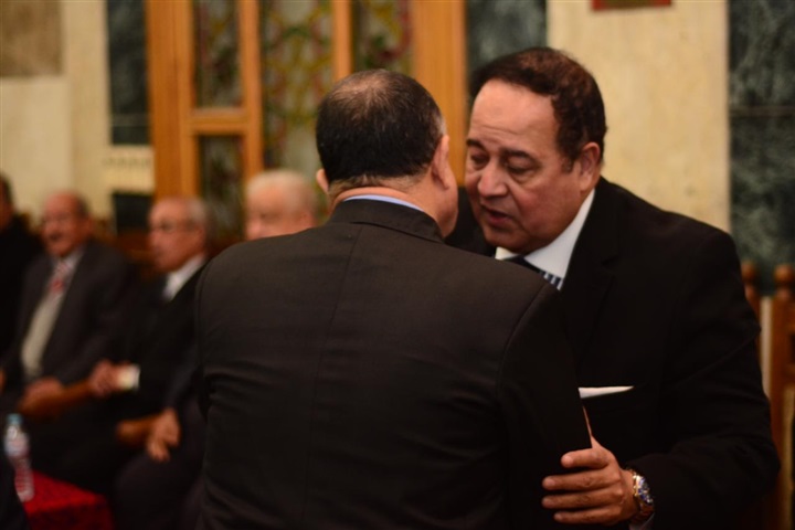 بالصور.. أسامة الشيخ وسفير فلسطين وغيرهم في عزاء والده جمال الشاعر بالصور.. أسامة الشيخ وسفير فلسطين وغيرهم في عزاء والده جمال الشاعر