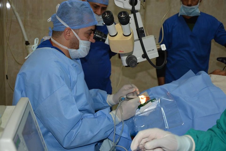 15عملية مياه بيضاء وزرع عدسات في أول يوم لحملة "الإبصار حق لكل مواطن" بالشرقية