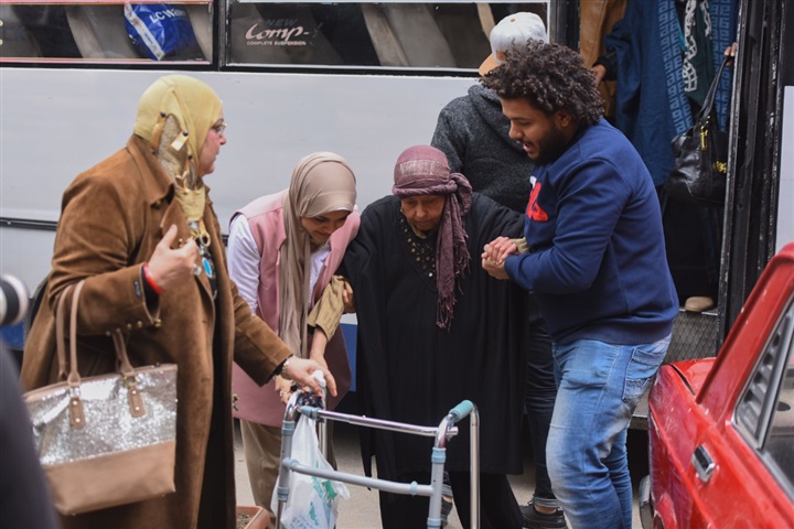 بالصور..  أحمد يونس ينظم أولى حملات "صباحك ومطرحك"