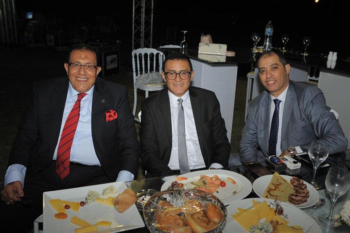 بالصور.. سعد والليثي وأبو الليف يشعلون حفل زفاف محمد وميرنا بالصور.. سعد والليثي وأبو الليف يشعلون حفل زفاف محمد وميرنا
