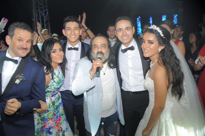 بالصور.. سعد والليثي وأبو الليف يشعلون حفل زفاف محمد وميرنا بالصور.. سعد والليثي وأبو الليف يشعلون حفل زفاف محمد وميرنا