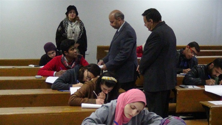 "عبد النبي": جميع كليات جامعة المنيا تطبق التصحيح الإلكتروني