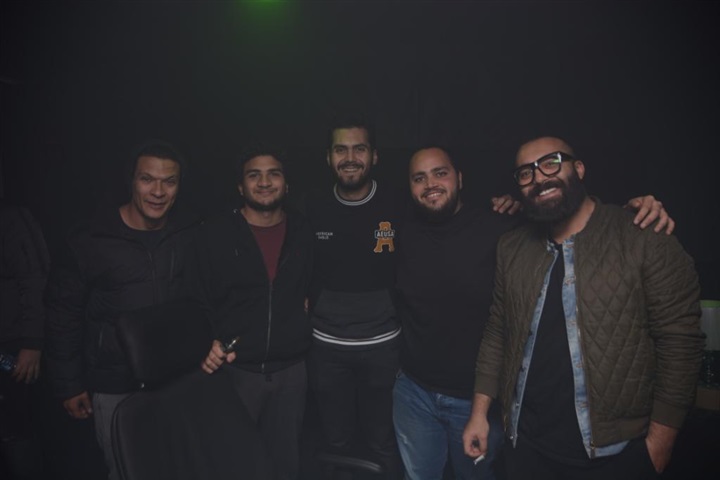 بالصور.. كوليس تصوير كليب "مش واثق" لمحمد علاء بالصور.. كوليس تصوير كليب "مش واثق" لمحمد علاء