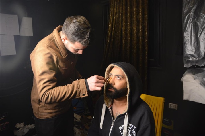 بالصور.. كوليس تصوير كليب "مش واثق" لمحمد علاء بالصور.. كوليس تصوير كليب "مش واثق" لمحمد علاء