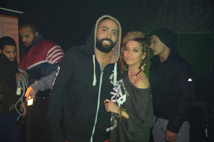 بالصور.. كوليس تصوير كليب "مش واثق" لمحمد علاء بالصور.. كوليس تصوير كليب "مش واثق" لمحمد علاء