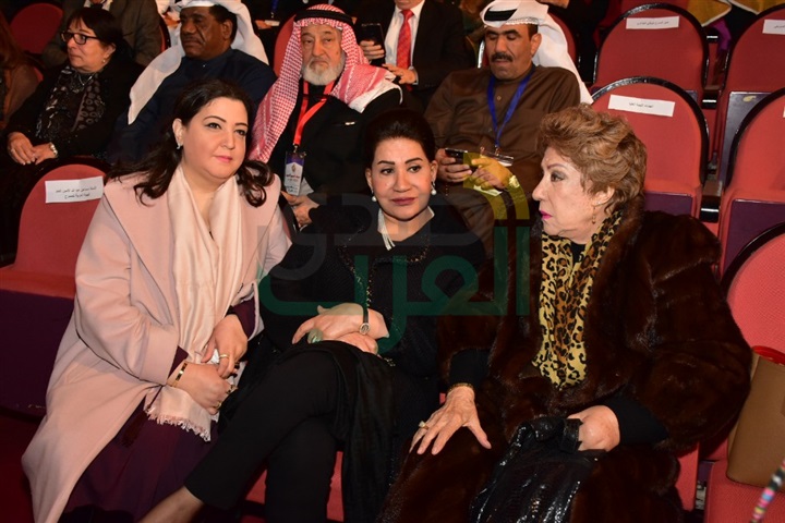 بالصور .."الطوق والأسورة" تفوز بجائزة افضل عرض بمهرجان المسرح العربي بالصور .."الطوق والأسورة" تفوز بجائزة افضل عرض بمهرجان المسرح العربي