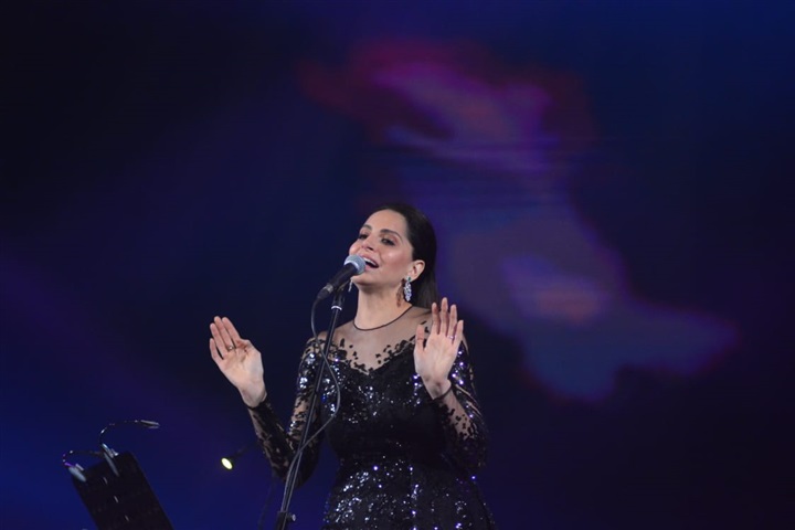 بالصور.. أمال ماهر تشعل حفلها بالمنارة بأغاني "أصل الإحساس" بحضور كامل العدد بالصور.. أمال ماهر تشعل حفلها بالمنارة بأغاني "أصل الإحساس" بحضور كامل العدد