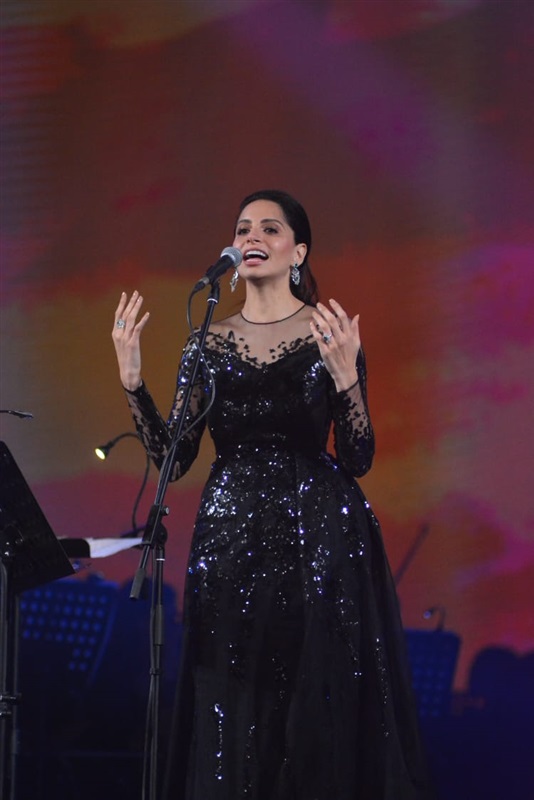 بالصور.. أمال ماهر تشعل حفلها بالمنارة بأغاني "أصل الإحساس" بحضور كامل العدد بالصور.. أمال ماهر تشعل حفلها بالمنارة بأغاني "أصل الإحساس" بحضور كامل العدد
