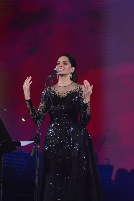 بالصور.. أمال ماهر تشعل حفلها بالمنارة بأغاني "أصل الإحساس" بحضور كامل العدد بالصور.. أمال ماهر تشعل حفلها بالمنارة بأغاني "أصل الإحساس" بحضور كامل العدد