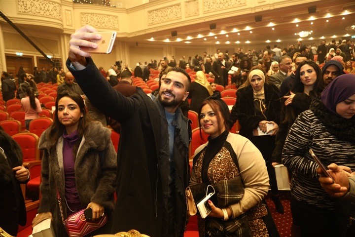 بالصور.. أمال ماهر تشعل حفلها بالمنارة بأغاني "أصل الإحساس" بحضور كامل العدد بالصور.. أمال ماهر تشعل حفلها بالمنارة بأغاني "أصل الإحساس" بحضور كامل العدد