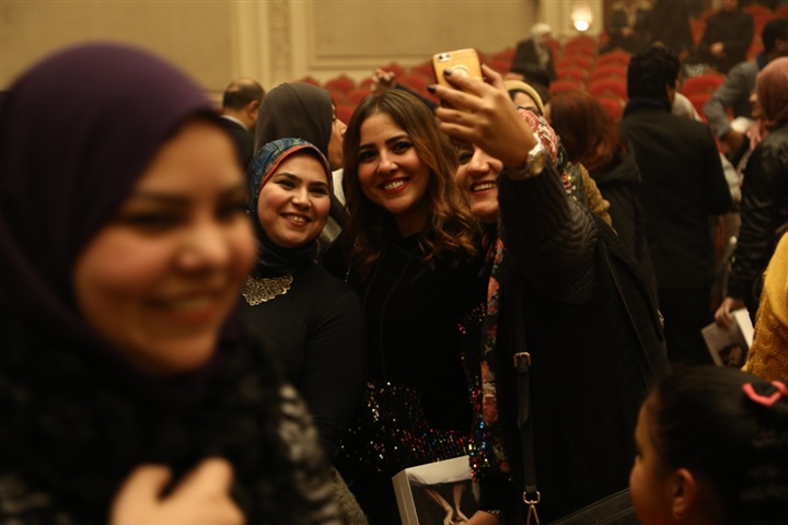 بالصور.. أمال ماهر تشعل حفلها بالمنارة بأغاني "أصل الإحساس" بحضور كامل العدد بالصور.. أمال ماهر تشعل حفلها بالمنارة بأغاني "أصل الإحساس" بحضور كامل العدد