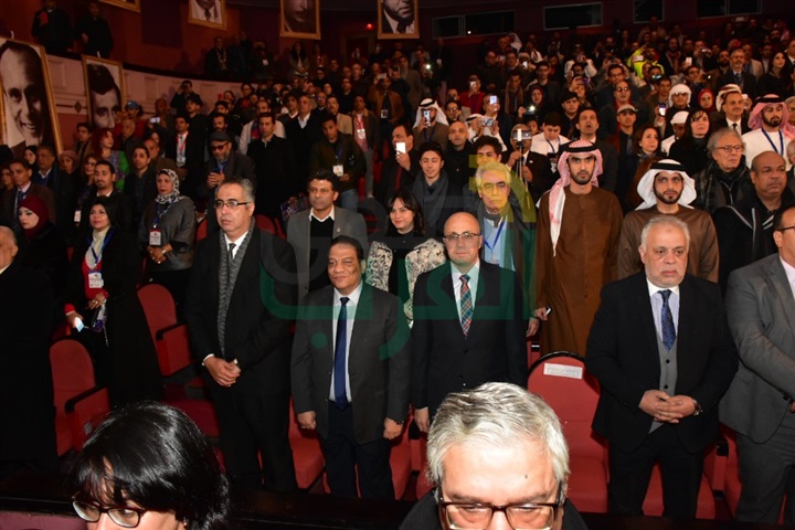 بالصور .."الطوق والأسورة" تفوز بجائزة افضل عرض بمهرجان المسرح العربي بالصور .."الطوق والأسورة" تفوز بجائزة افضل عرض بمهرجان المسرح العربي