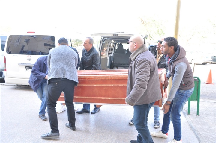 وصول جثمان الفنان سعيد عبد الغنى لمسجد الصديق بمساكن شيراتون وصول جثمان الفنان سعيد عبد الغنى لمسجد الصديق بمساكن شيراتون
