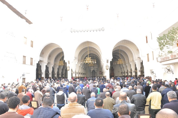 تشيع جثمان الفنان الراحل سعيد عبد الغنى تشيع جثمان الفنان الراحل سعيد عبد الغنى