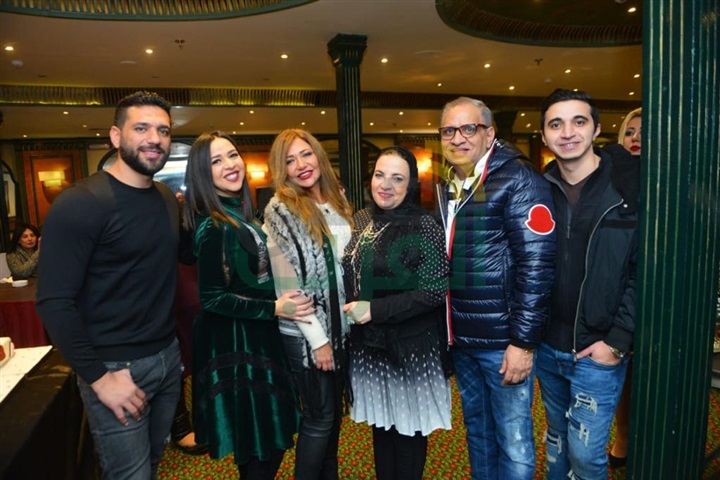 بالصور.. نجوم الفن يحتفلون بعيد ميلاد الفنانة دلال عبد العزيز بالصور.. نجوم الفن يحتفلون بعيد ميلاد الفنانة دلال عبد العزيز
