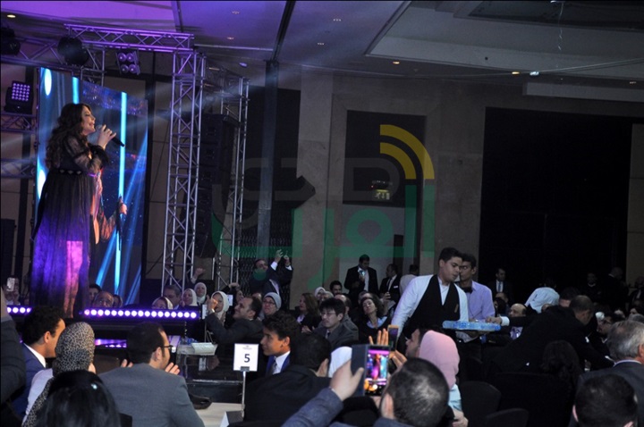 بالصور.. حفل إليسا الخيري يرفع شعار كامل العدد بالصور.. حفل إليسا الخيري يرفع شعار كامل العدد