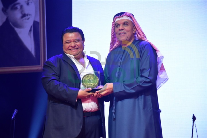 بالصور .."الطوق والأسورة" تفوز بجائزة افضل عرض بمهرجان المسرح العربي بالصور .."الطوق والأسورة" تفوز بجائزة افضل عرض بمهرجان المسرح العربي
