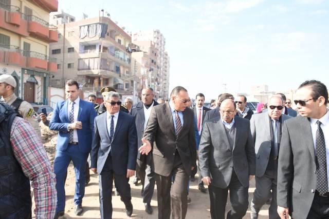 وزير التنمية المحلية ومحافظ الشرقية يتفقدان مشروع إنشاء كوبري شرويدة بالزقازيق