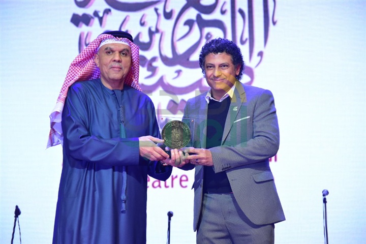 بالصور .."الطوق والأسورة" تفوز بجائزة افضل عرض بمهرجان المسرح العربي بالصور .."الطوق والأسورة" تفوز بجائزة افضل عرض بمهرجان المسرح العربي