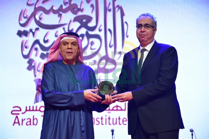 بالصور .."الطوق والأسورة" تفوز بجائزة افضل عرض بمهرجان المسرح العربي بالصور .."الطوق والأسورة" تفوز بجائزة افضل عرض بمهرجان المسرح العربي