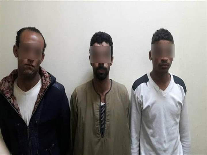 الإعدام شنقا لثلاثة خطفوا طفل وقتلوه لسرقة التوكتوك الخاص به