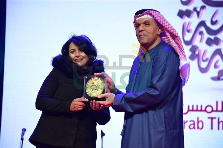 بالصور .."الطوق والأسورة" تفوز بجائزة افضل عرض بمهرجان المسرح العربي بالصور .."الطوق والأسورة" تفوز بجائزة افضل عرض بمهرجان المسرح العربي