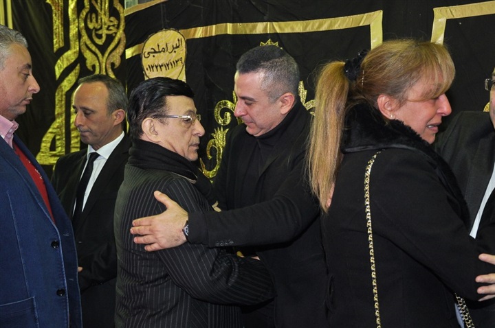 بالصور.. نجوم الفن والإعلام في عزاء الفنان سعيد عبد الغني بالصور.. نجوم الفن والإعلام في عزاء الفنان سعيد عبد الغني