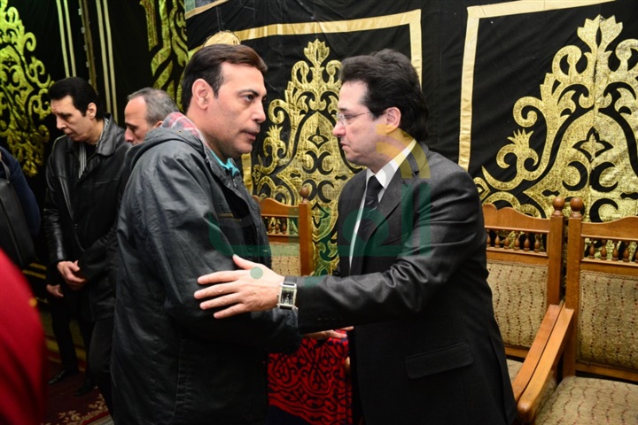 بالصور.. نجوم الفن والإعلام في عزاء الفنان سعيد عبد الغني بالصور.. نجوم الفن والإعلام في عزاء الفنان سعيد عبد الغني