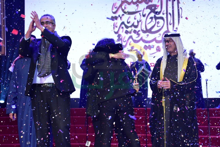 بالصور .."الطوق والأسورة" تفوز بجائزة افضل عرض بمهرجان المسرح العربي بالصور .."الطوق والأسورة" تفوز بجائزة افضل عرض بمهرجان المسرح العربي