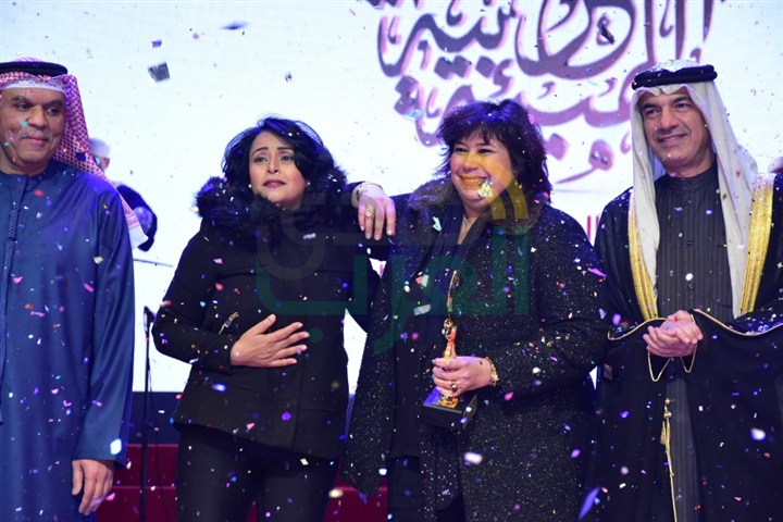 بالصور .."الطوق والأسورة" تفوز بجائزة افضل عرض بمهرجان المسرح العربي بالصور .."الطوق والأسورة" تفوز بجائزة افضل عرض بمهرجان المسرح العربي