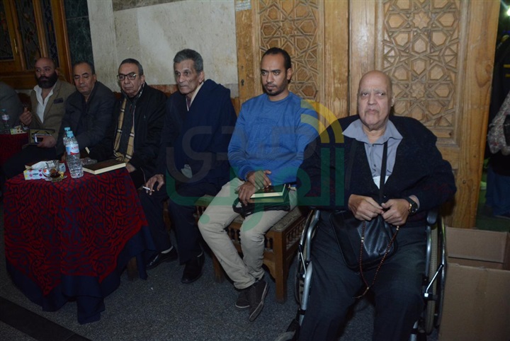 بالصور.. نجوم الفن والإعلام في عزاء الفنان سعيد عبد الغني بالصور.. نجوم الفن والإعلام في عزاء الفنان سعيد عبد الغني