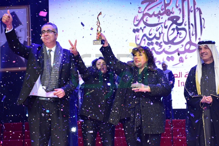 بالصور .."الطوق والأسورة" تفوز بجائزة افضل عرض بمهرجان المسرح العربي بالصور .."الطوق والأسورة" تفوز بجائزة افضل عرض بمهرجان المسرح العربي
