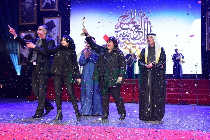 بالصور .."الطوق والأسورة" تفوز بجائزة افضل عرض بمهرجان المسرح العربي بالصور .."الطوق والأسورة" تفوز بجائزة افضل عرض بمهرجان المسرح العربي