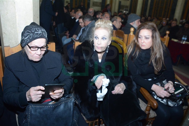 بالصور.. نجوم الفن والإعلام في عزاء الفنان سعيد عبد الغني بالصور.. نجوم الفن والإعلام في عزاء الفنان سعيد عبد الغني