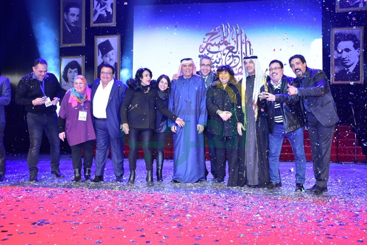 بالصور .."الطوق والأسورة" تفوز بجائزة افضل عرض بمهرجان المسرح العربي بالصور .."الطوق والأسورة" تفوز بجائزة افضل عرض بمهرجان المسرح العربي